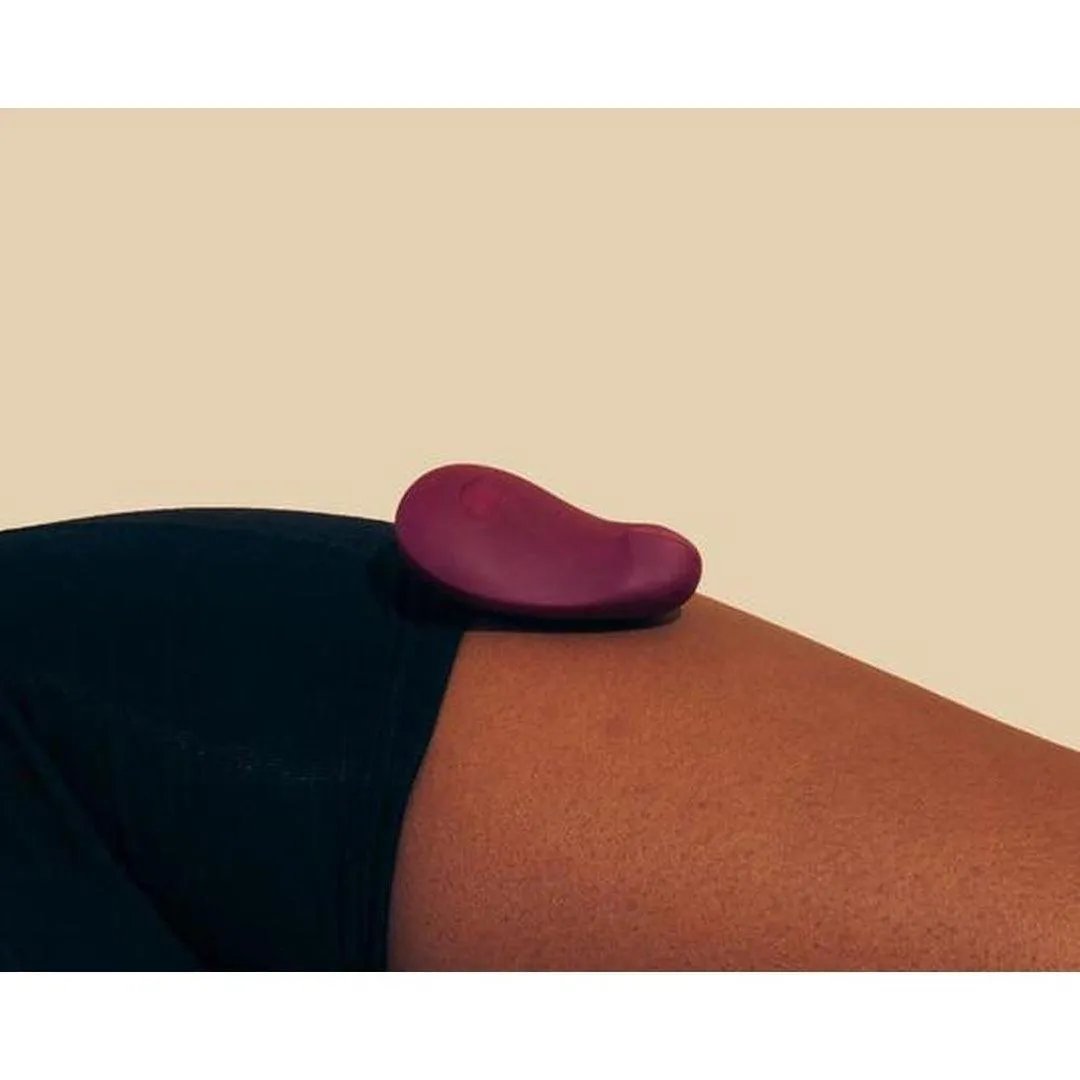Dame Pom Flexible Palm Sized Vibrator - Plum